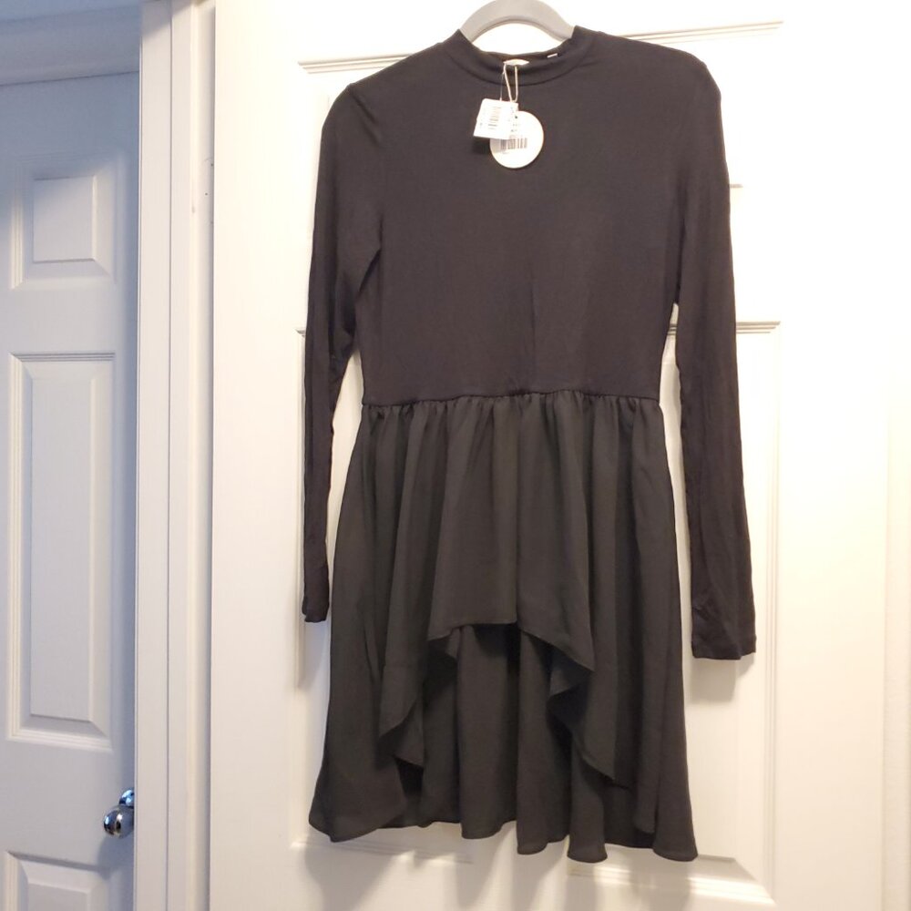 CHIFFON TRIM HI-LOW TUNIC TOP